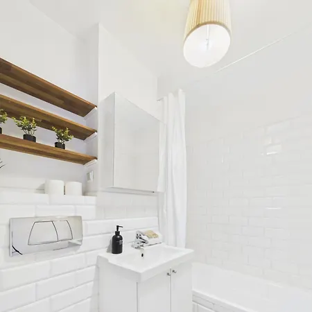 Apartment On Matejki Street By Plac Trzech Krzyzy *